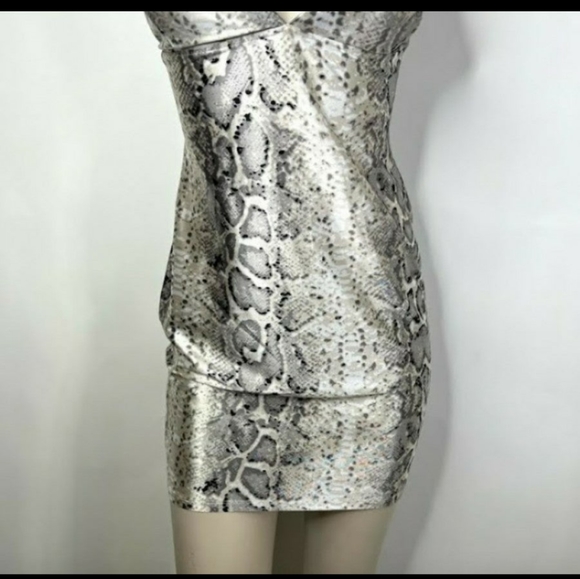 🆕Snakeskin Print Satin Silky V-NeckMini Dress   Size M - Picture 4 of 12